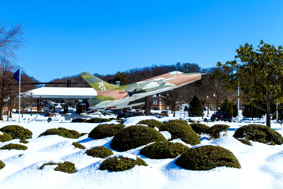 Joint base transforms into winter wonderland 140214-N-WY366-003