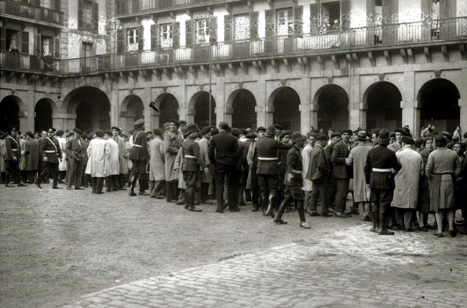 Jornadas de protesta en las calles de San Sebastián (2 de 6) - Fondo Car-Kutxa Fototeka