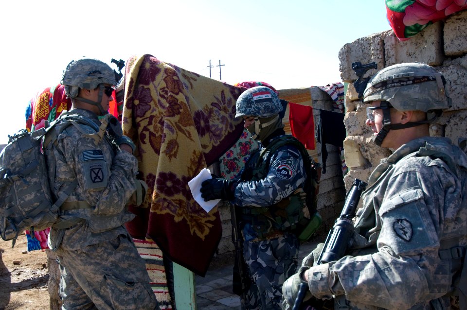 Joint Patrol in Mufrek DVIDS145195