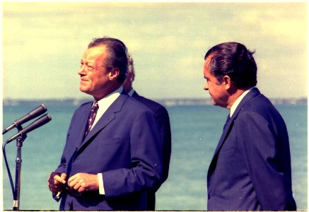 Joint statement to the press with Chancellor Willy Brandt of West Germany - NARA - 194398