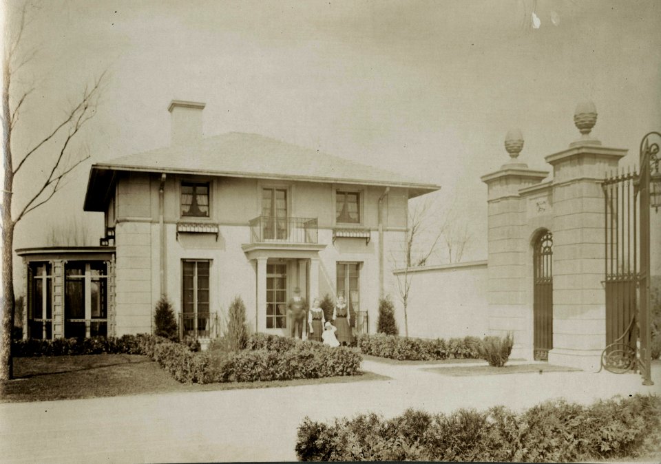 Jonathan Ogden Armour estate, Lake Forest, Illinois, early 20th century (NBY 932)