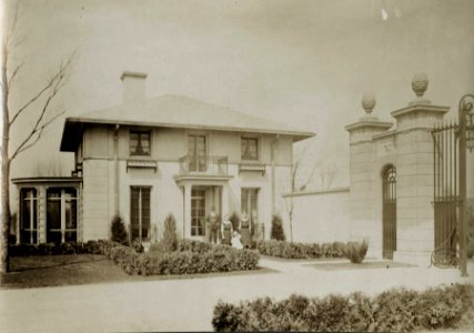 Jonathan Ogden Armour estate, Lake Forest, Illinois, early 20th century (NBY 932)