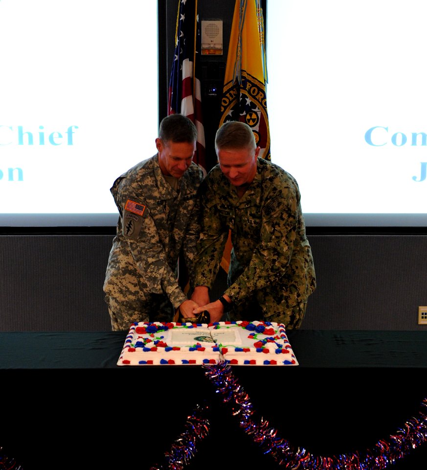 Joint Task Force Civil Support welcomes new senior enlisted leader 141114-N-VJ282-641