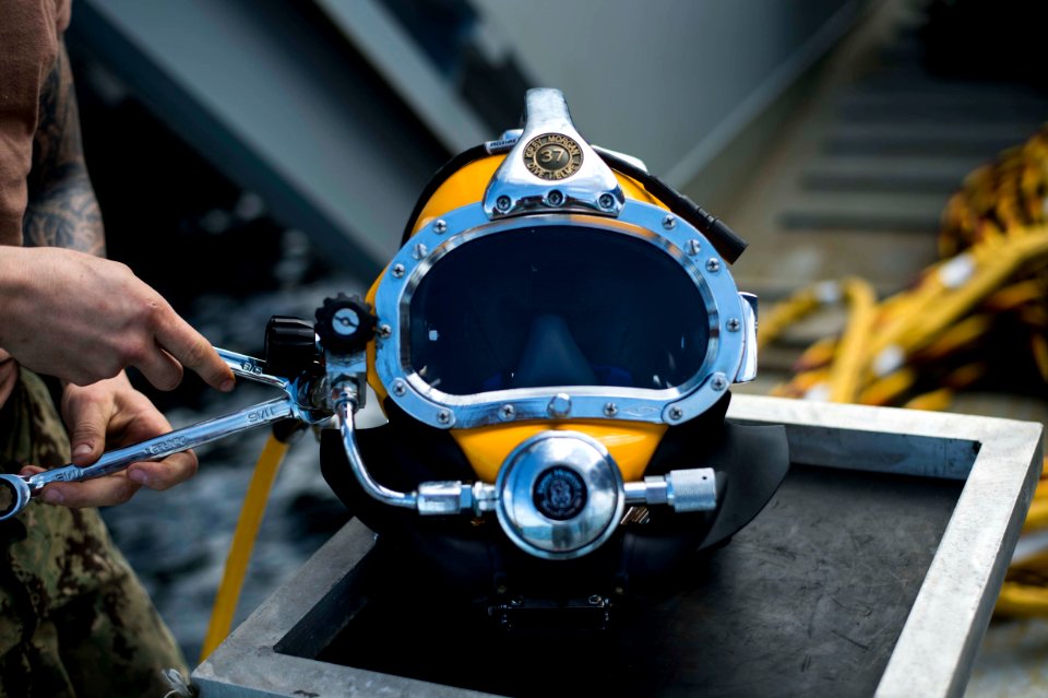 Joint UCT diver training 150111-N-QA919-575