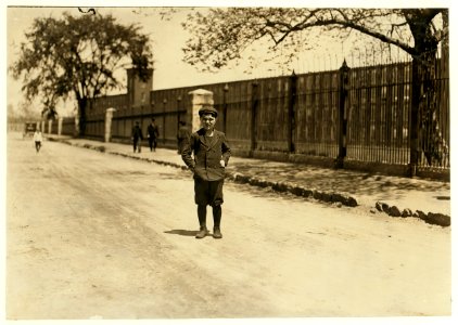 Joseph Arthur Houle. (See photo -787.) I saw him working in Amoskeag Mfg. Co. Manchester, N.H. LOC nclc.01785
