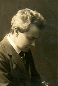 Josef Hofmann, pianist and conductor (SAYRE 3257) photo