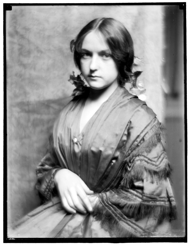 Josephine Brown, a young woman brought to the photographer's studio in New York City by Stanford White, about 1900 LCCN2006684230
