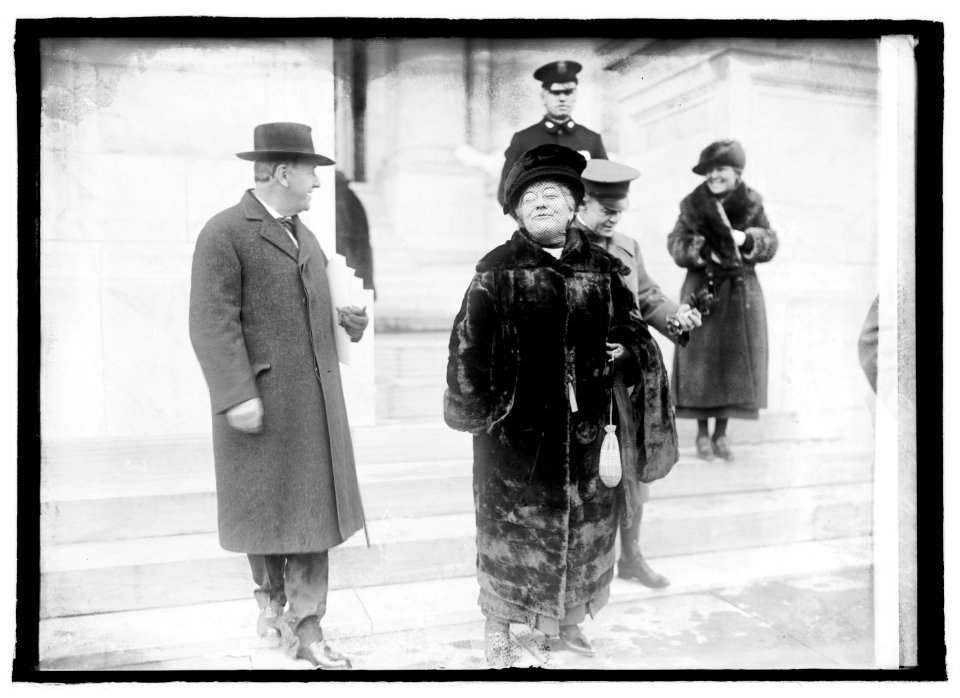 Josephus & Mrs. Daniels leaving Conf., 2-1-22 LCCN2016846029