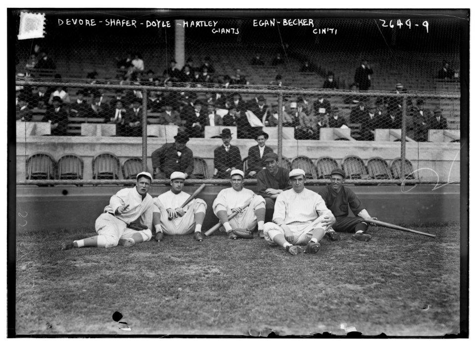 Josh Devore (New York NL), Tillie Shafer (New York NL), Larry Doyle (New York NL), Dick Egan (Cincinnati NL), Grover Hartley (New York NL), Beals Becker (Cincinnati NL) at the Polo Grounds, LCCN2014692648