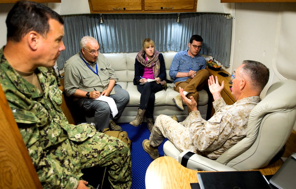 Joseph F. Dunford, Jr. meets journalists in 2016 - 160422-D-PB383-547 (25980581593)
