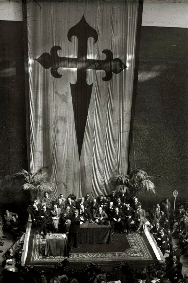 José Calvo Sotelo hablando en un mitin en el frontón Urumea (2 de 5) - Fondo Car-Kutxa Fototeka