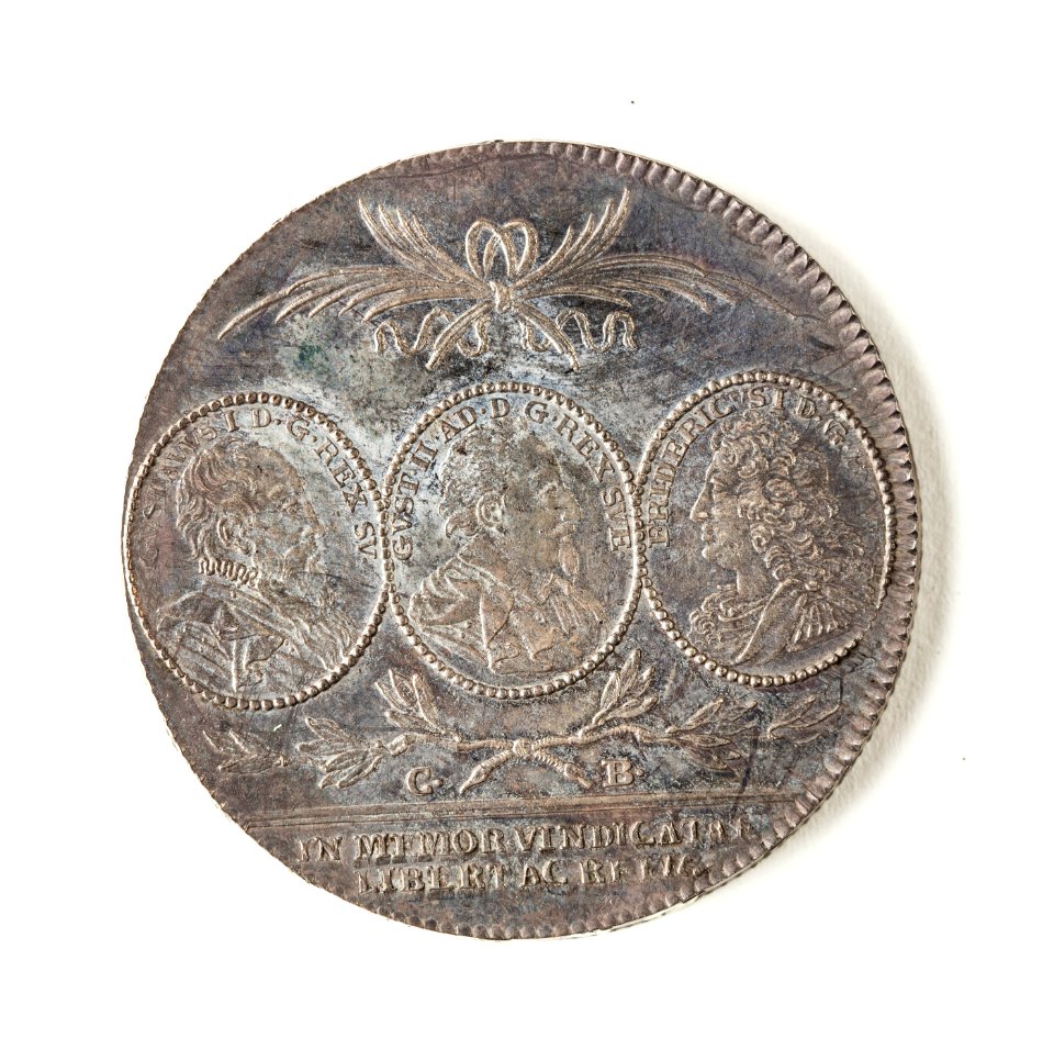 Jubileumsmynt, 1821. Frånsida; förställande Gustav I, Gustav II Adolf samt Fredrik I - Skoklosters slott - 109311