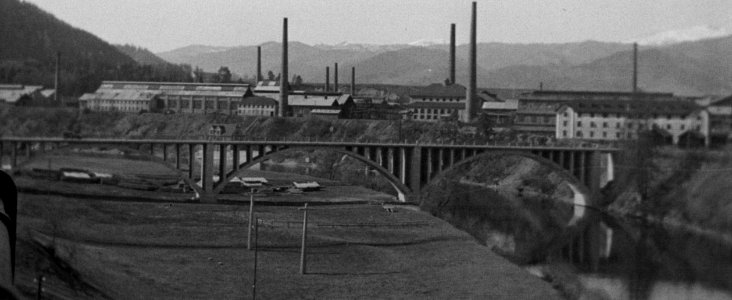 Judenburg - Murbrücke mit Fabriken im Hintergrund - 1912