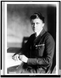 Julia Catherine Stimson, half-length portrait, in uniform, seated, facing left LCCN94508901
