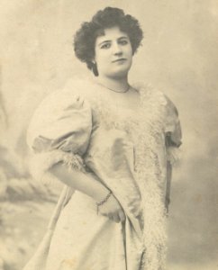 Julia Guillemot before 13 May 1903, from- Album of Paris Crime Scenes - Attributed to Alphonse Bertillon. DP263716 (cropped)
