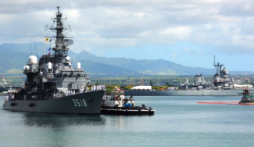 JS Kashima arrives at Joint Base Pearl Harbor-Hickam 140603-N-GI544-032