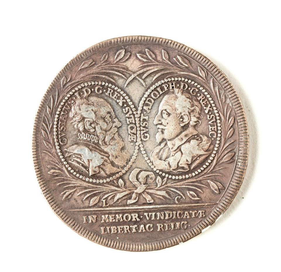 Jubileumsmynt, 1721. Frånsida; Gustav I samt Gustav II Adolf - Skoklosters slott - 109313