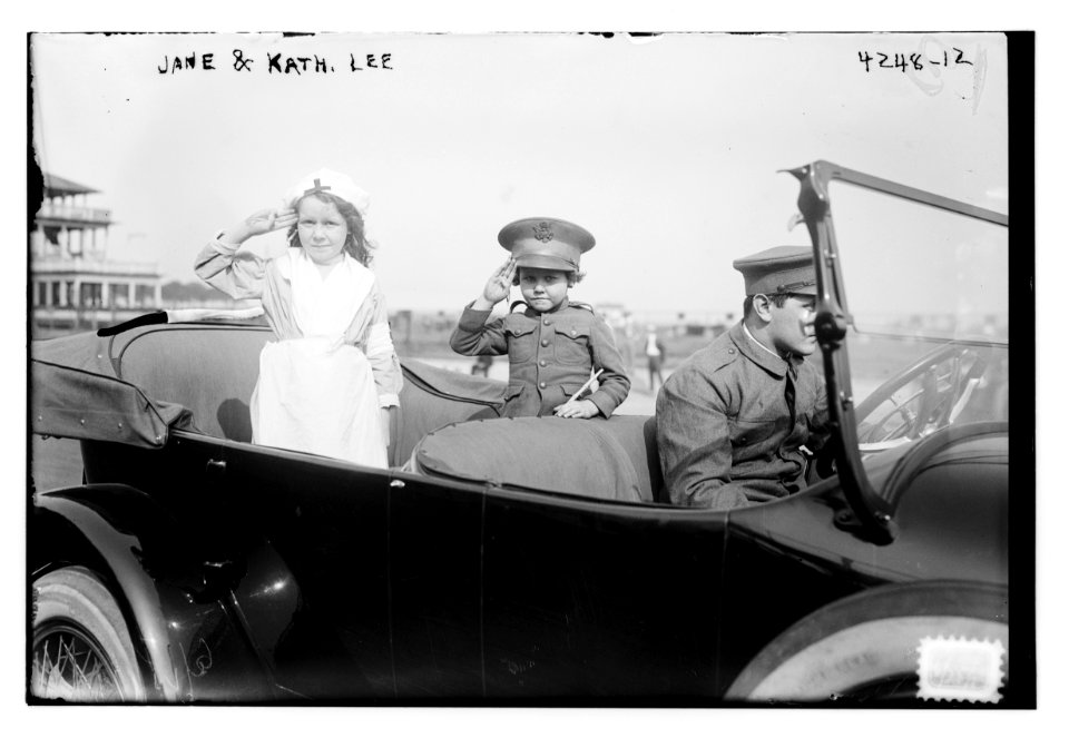 June (i.e. Jane) & Kath. Lee LCCN2014704919