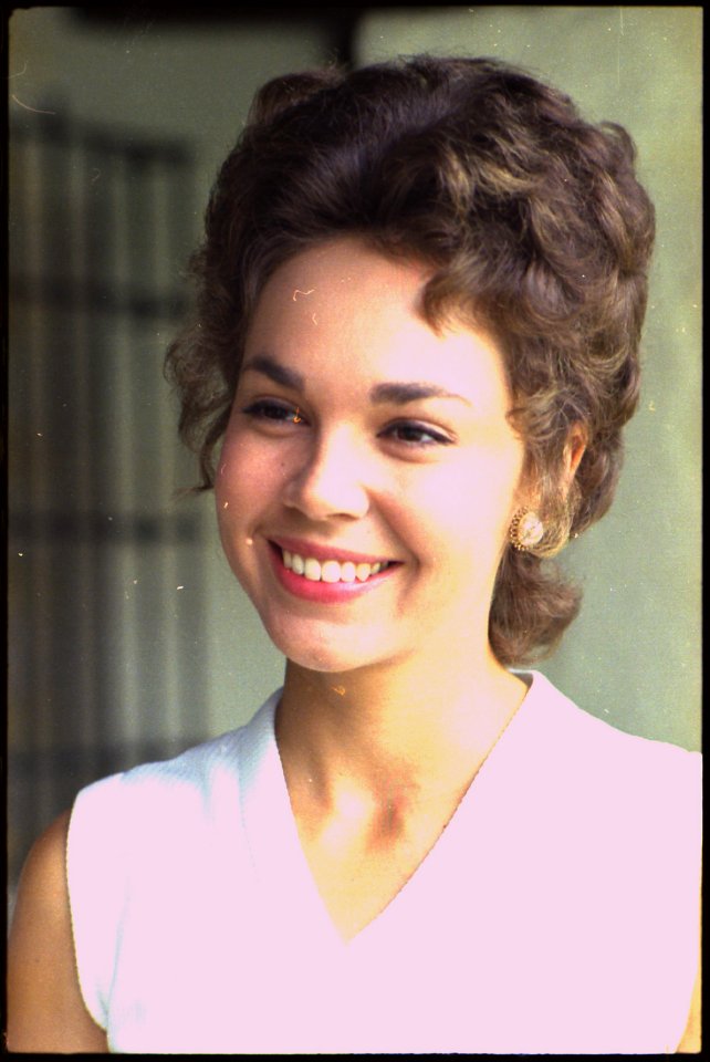 Julie Nixon Eisenhower portrait - NARA - 194540