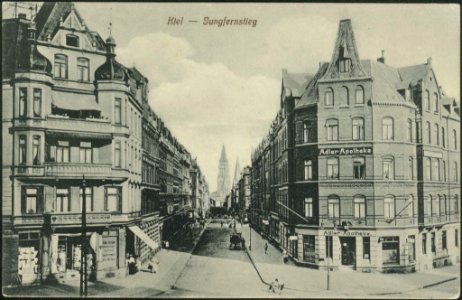 Jungfernstieg, Ecke Wilhemplatz (Kiel 27.324)