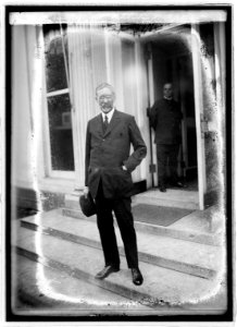 Justice Geo. Sutherland, 9-18-22 LCCN2016846698