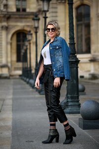 Street style fashion paris