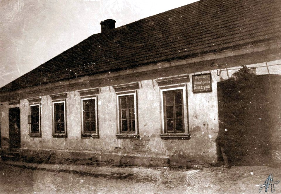 Jędrzejów. Ul. Wodzisławska. Prywatne Żeńskie Gimnazjum, 1920