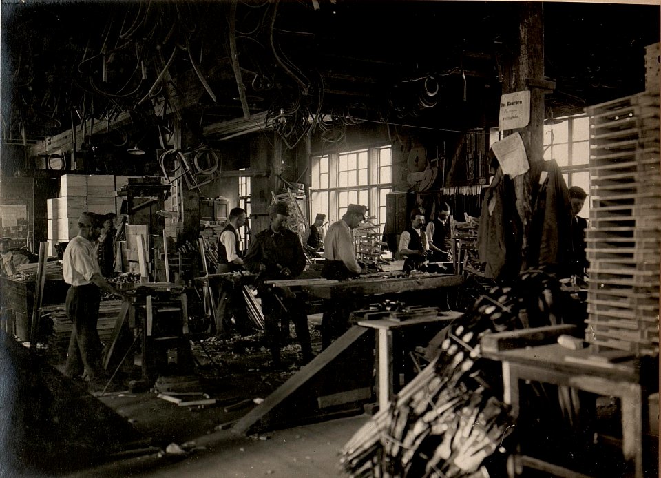K.u.k. Etappenwerkstätte für alpine Ausrüstung in Klagenfurt. Tischlerei. (BildID 15476525)