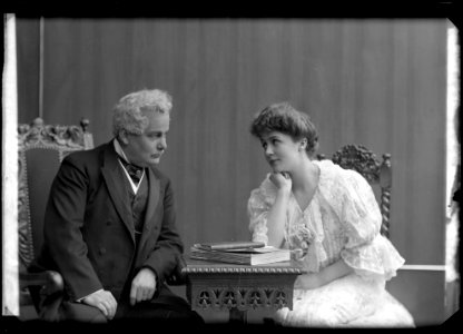 Justus Hagman and Stina Hedberg in Fruarna Montanbrèche at Svenska teatern 1906 - SMV - NH051