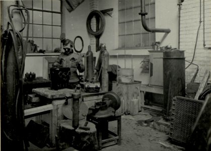 K.u.k.Kraftwagen Werkstätte in der Cellulosefabrik Villach. Autogene Schweissanlage. (BildID 15468200)