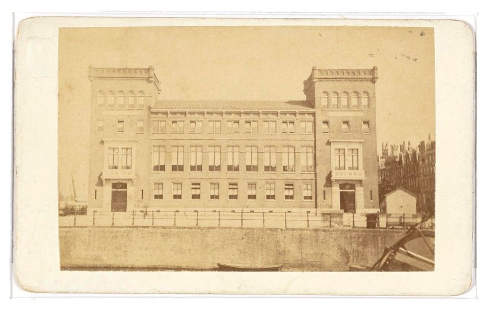 Kadijksplein 17-18 (v.r.n.l.)