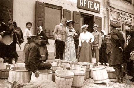Jędrzejów. Rynek, południowa pierzeja, 1915