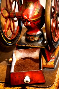 Kaffekvarn. Närbild stående - Hallwylska museet - 86279