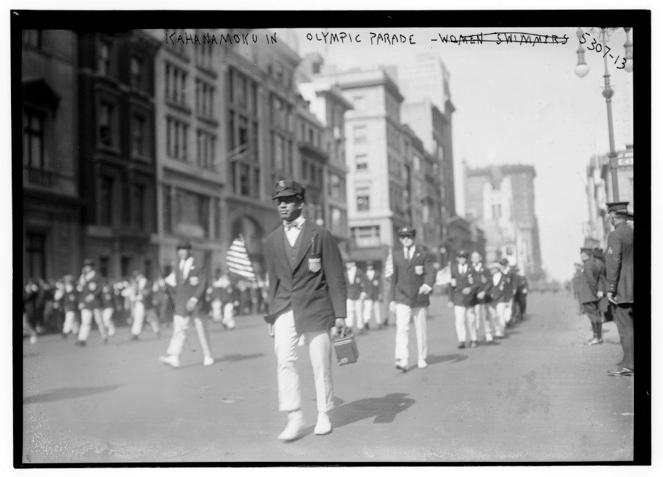 Kahanamoku in Olympic parade LCCN2014711564