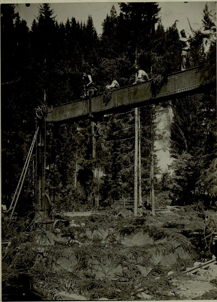 K.H.L.-15 Batt.3, Untersatz maskiert.Aufgen. 18.VI.1916. (BildID 15480188)