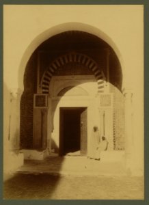 Kairouan. Entrance to a mosque - Lehnert et Landrock, Tunis. LCCN2003691252