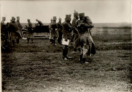 KAISER KARL am Beobachtungsstand. (BildID 15531576)