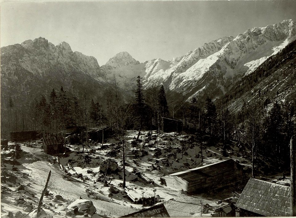 Jägerhaus und Barackenlager an der Strasse bei Kote 1250 (BildID 15464579)