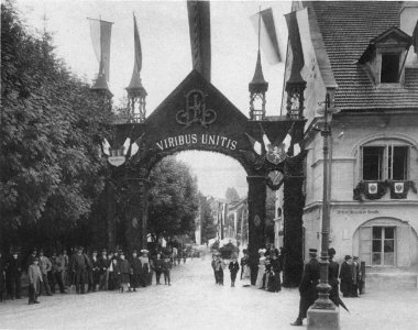 Kaiser Franz Joseph zu Besuch in Alt Aussee - Triumphpforte Ecke Altausseerstraße 94 - Ischlerstraße - 1902