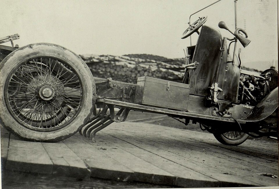 K.u.k.Kraftwagen Werkstätte in der Cellulosefabrik Villach. Bergeisbremse, kombiniert mit Gleitschutz und Bergstütze. Seitenansicht. (BildID 15468095)