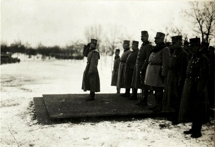 Kaiser Karl I,, Besuch in Levico, Defilierung der Truppe (BildID 15415414)