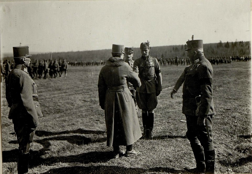 Kaiser Karl I. besucht die 3. Armee im Raum von Majdan, in der westlichen Ukraine (BildID 15552751)