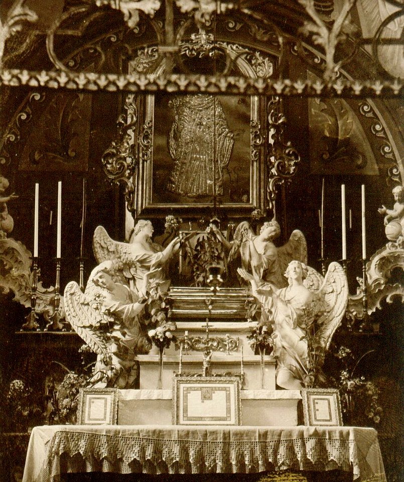Jędrzejów - opactwo cystersów. Wnętrze kościoła, kaplica bł. W. Kadłubka, fot. przed 1914