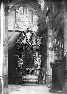 Jędrzejów. Opactwo cystersów. Wnętrze kościoła klasztornego, ołtarz św. Józefa photo