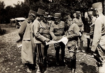 Kaiser Karl I. im Raum Snjatin am 29.7.1917 unmittelbar nach der erfolgreichen Gegenoffensive in Galizien (BildID 15566571)
