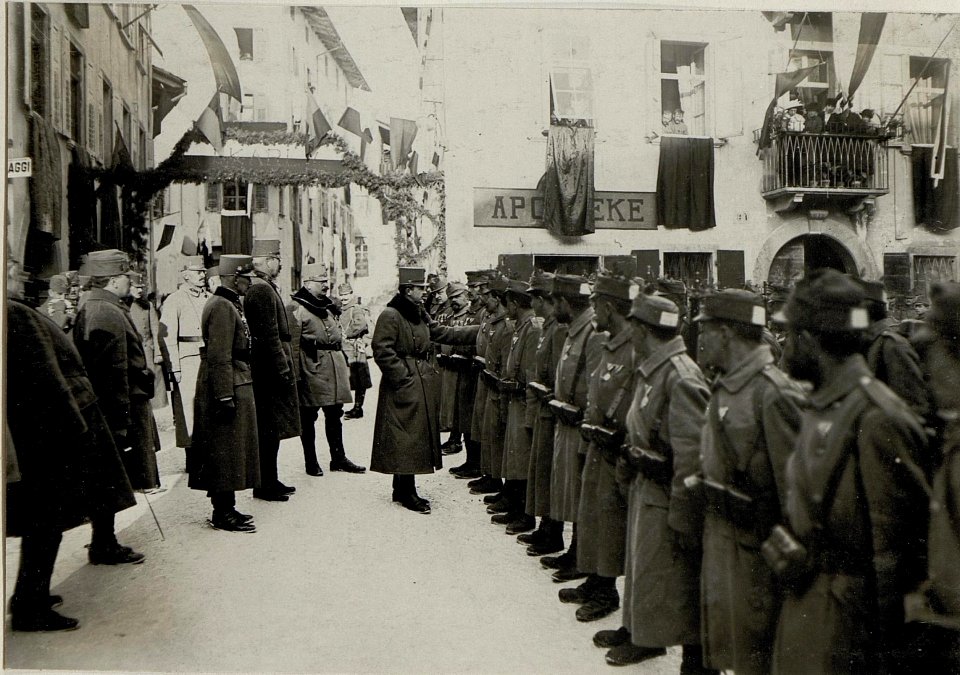 Kaiser Karl I. in Vezzano, 17.1.1917 (BildID 15551176)