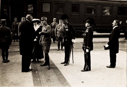 Kaiser Karl I. und Kaiserin Zita in Feldkirch am 5. Juni 1917. Karl bereiste vom 1. Juni 1917 bis zum 6. Juni 1917 die Isonzofront, Istrien, Kärnten und Vorarlberg (BildID 15565338)