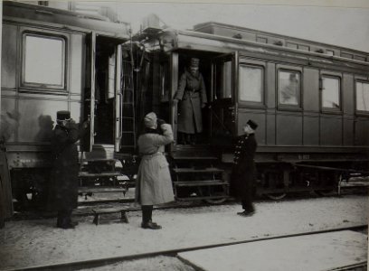 Kaiser Karl I. in Ozhydiv, 9.12.1917, Verabschiedung des Kaisers (BildID 15445718)