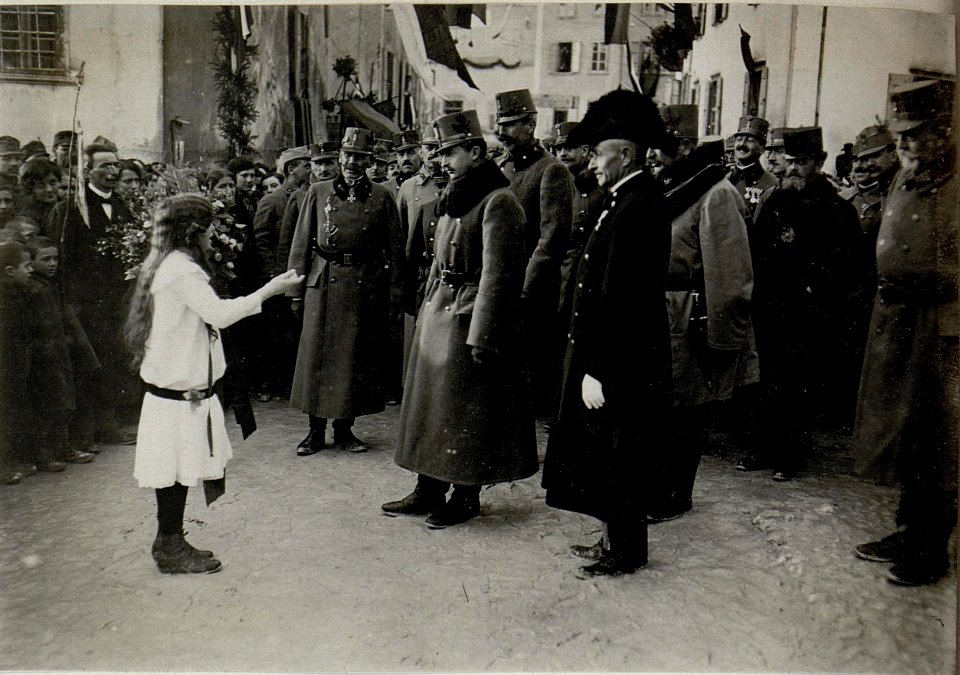 Kaiser Karl I. in Vezzano, 17.1.1917 (BildID 15551190)