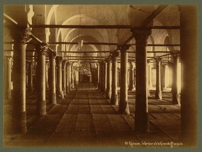 Kairouan. Interieur de la Grande Mosquée - Lehnert & Landrock, Photogr. LCCN2003690031